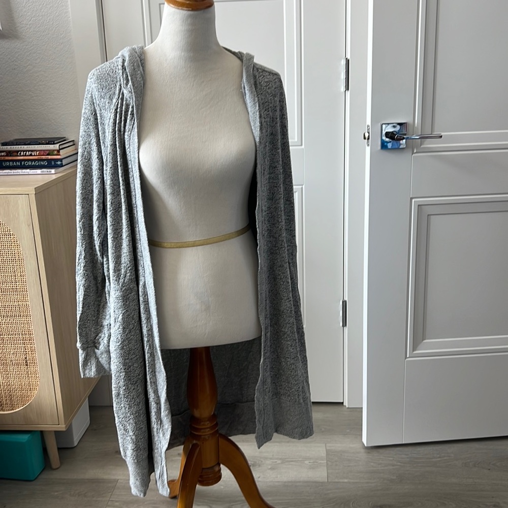 Long stretchy hoodie duster style Marled grey cardigan, pockets! GUC size L